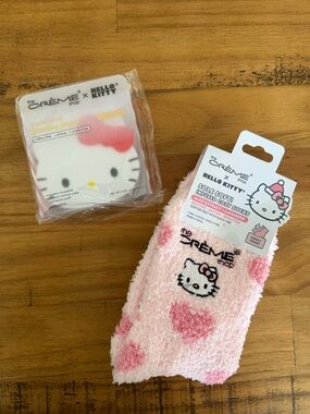 The Crème Shop x Hello Kitty Pink Heart Cozy Socks